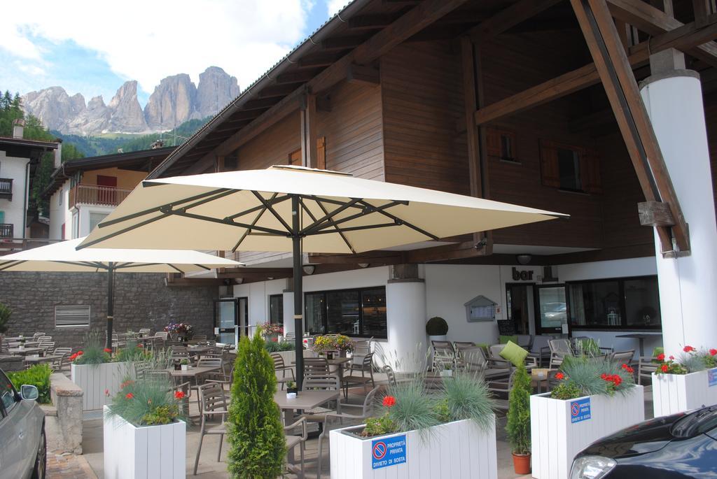 Garnì Tobià Acomodação com café da manhã Campitello di Fassa Exterior foto