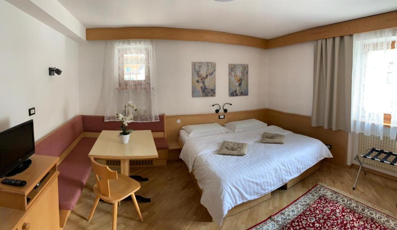 Garnì Tobià Acomodação com café da manhã Campitello di Fassa Exterior foto