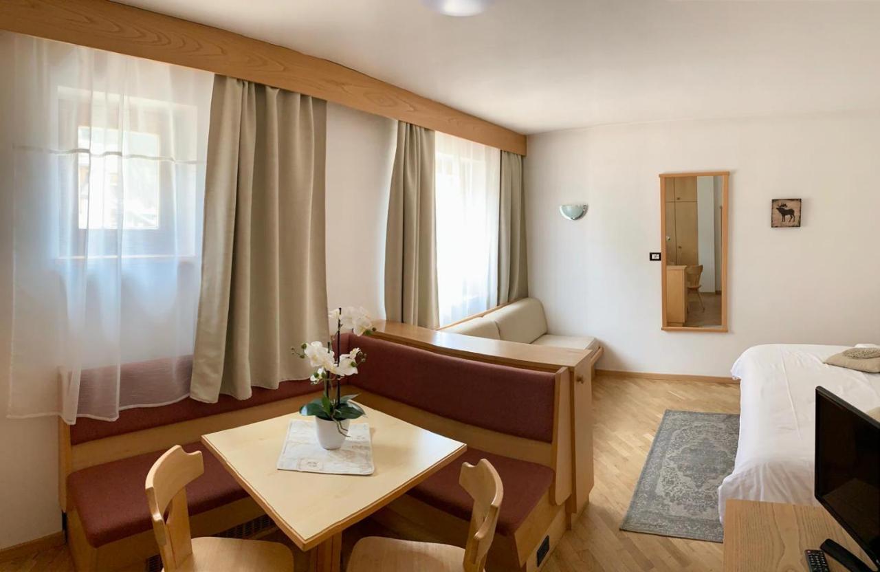 Garnì Tobià Acomodação com café da manhã Campitello di Fassa Exterior foto